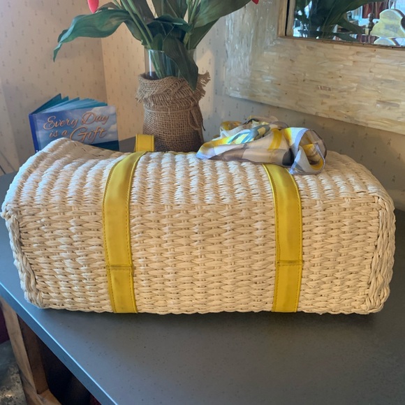 Mark and Graham, EXTRA LARGE straw beach tote. YELLOW trim and 2 straps 10 inch - Picture 8 of 10